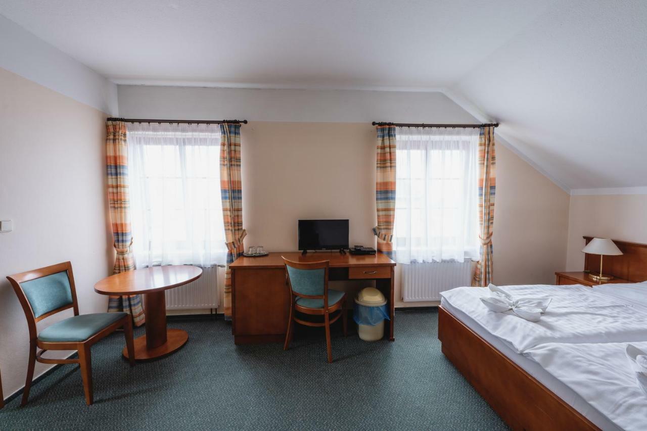 Hotel Taverna Javornik  Ngoại thất bức ảnh