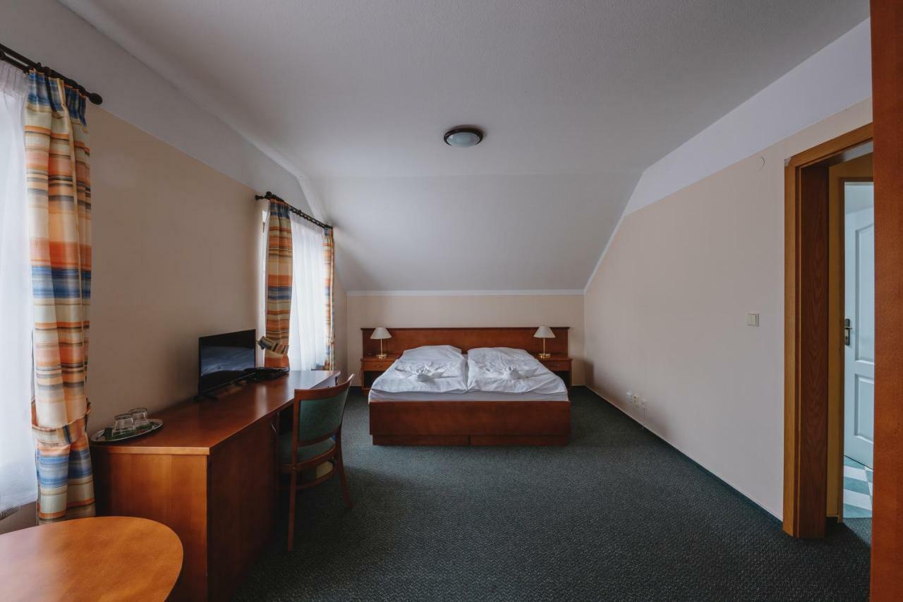 Hotel Taverna Javornik  Ngoại thất bức ảnh