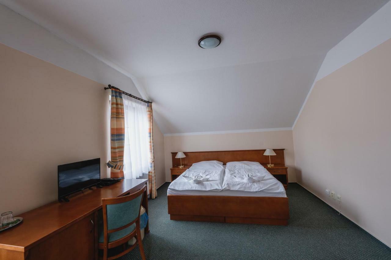 Hotel Taverna Javornik  Ngoại thất bức ảnh